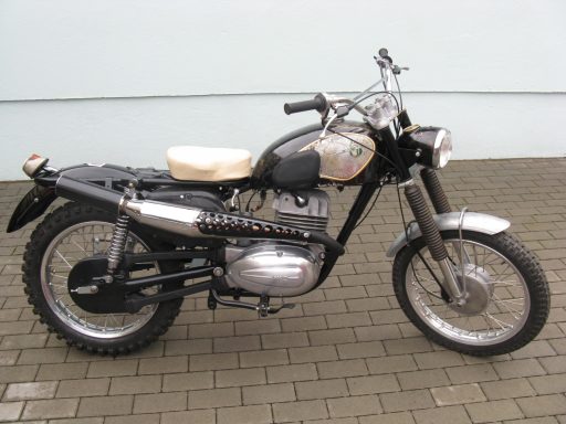 MZ GS 250 Umbau für klassische Enduro Rennen